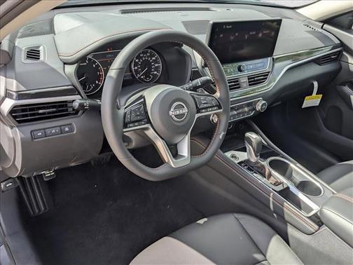 2025 Nissan Altima SR FWD