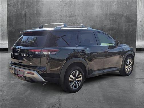 2024 Nissan Pathfinder SL FWD