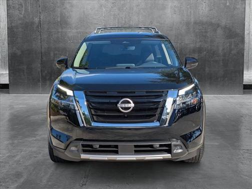 2024 Nissan Pathfinder SL FWD