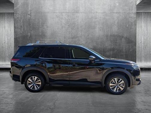 2024 Nissan Pathfinder SL FWD
