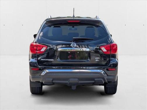 2018 Nissan Pathfinder SL