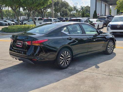 Super Black 2026 Nissan Altima SV FWD