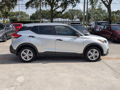 2020 Nissan Kicks S