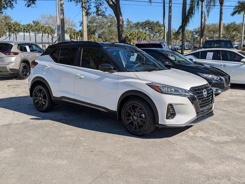 2023 Nissan Kicks SR