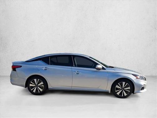 2022 Nissan Altima 2.5 SL