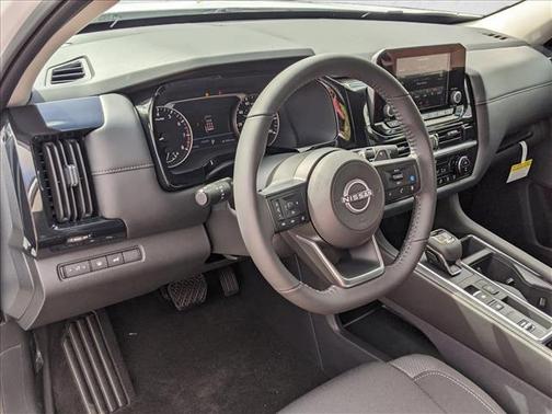 2025 Nissan Pathfinder SV FWD