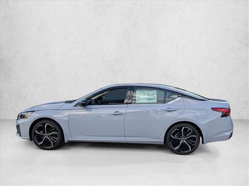 2025 Nissan Altima SR FWD