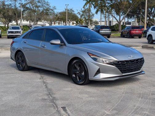 2021 Hyundai ELANTRA SEL