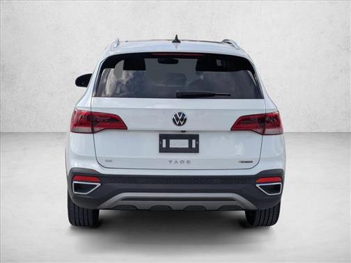Pure White 2023 Volkswagen Taos 1.5T SE