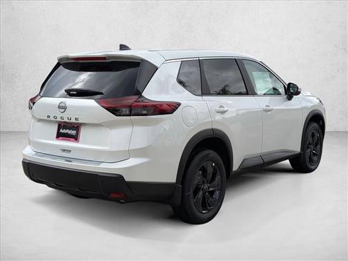 Everest White Pearl Tricoat 2026 Nissan Rogue SV