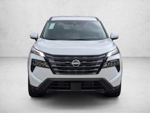 Everest White Pearl Tricoat 2026 Nissan Rogue SV
