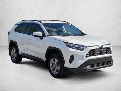 Ice Cap 2024 Toyota RAV4 XLE