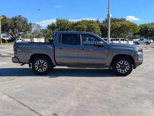 2024 Nissan Frontier SL