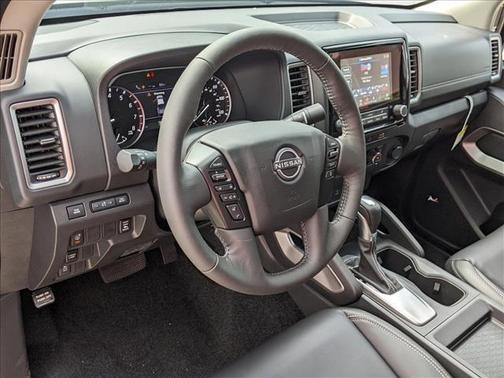2024 Nissan Frontier SL