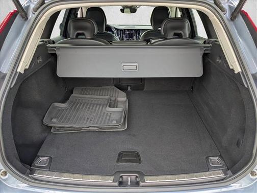 Thunder Grey Metallic 2023 Volvo XC60 B5 Core