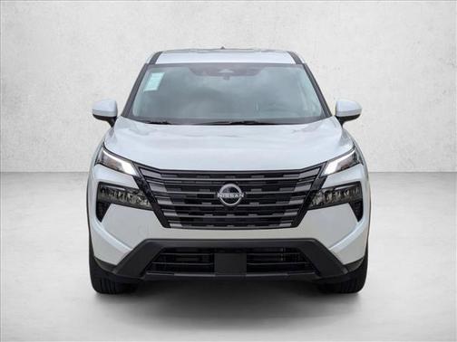 Everest White Pearl Tricoat 2026 Nissan Rogue SV