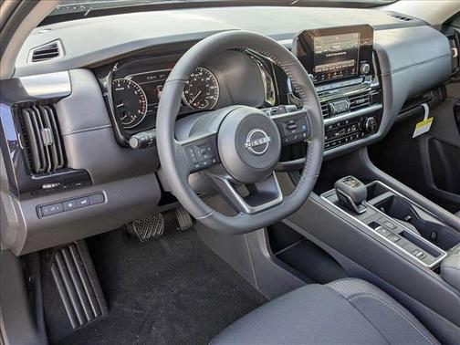 2025 Nissan Pathfinder SV FWD
