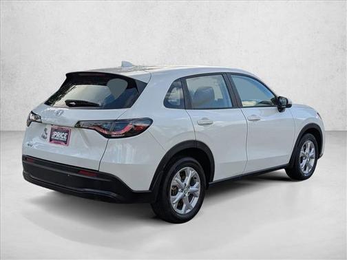 Platinum White Pearl 2024 Honda HR-V LX