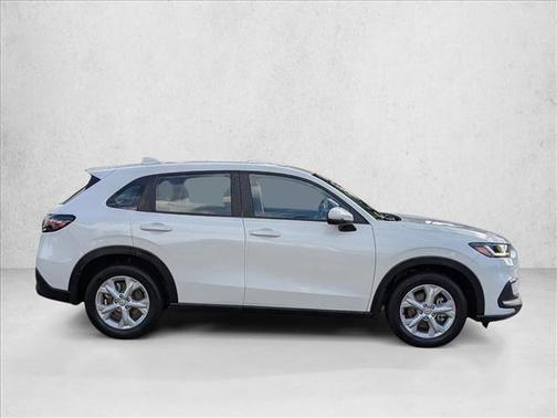 Platinum White Pearl 2024 Honda HR-V LX