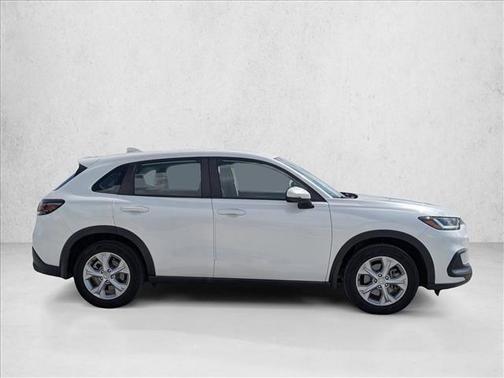 Platinum White Pearl 2024 Honda HR-V LX