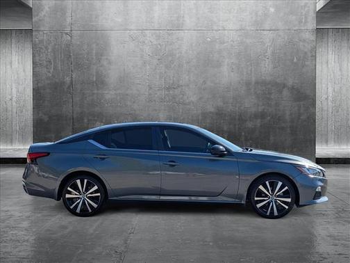 2021 Nissan Altima SR VC-Turbo FWD