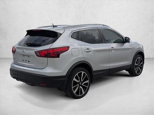 Brilliant Silver 2017 Nissan Rogue Sport SL