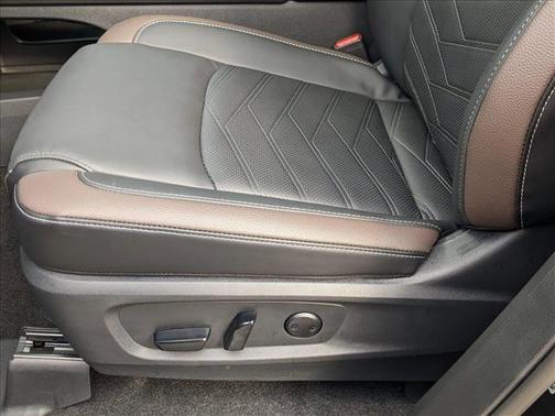 2025 Nissan Pathfinder Platinum FWD