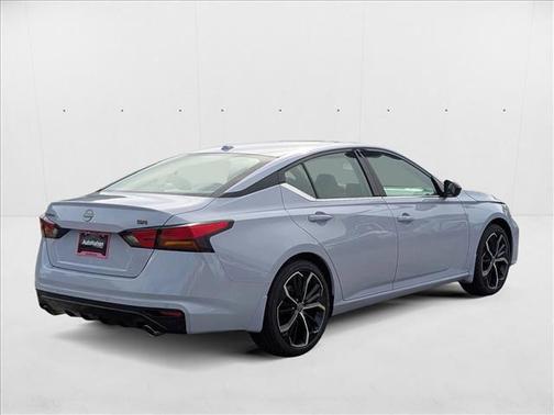 2025 Nissan Altima SR FWD