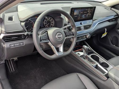2025 Nissan Altima SR FWD
