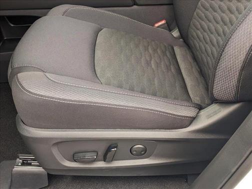 2025 Nissan Pathfinder SV FWD