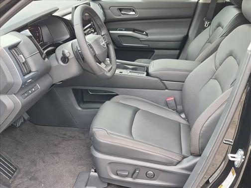Super Black 2026 Nissan Pathfinder SL