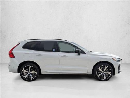 2023 Volvo XC60 Recharge Plug-In Hybrid T8 Ultimate Dark Theme