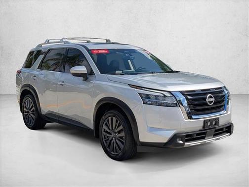 Brilliant Silver Metallic 2022 Nissan Pathfinder SL 2WD