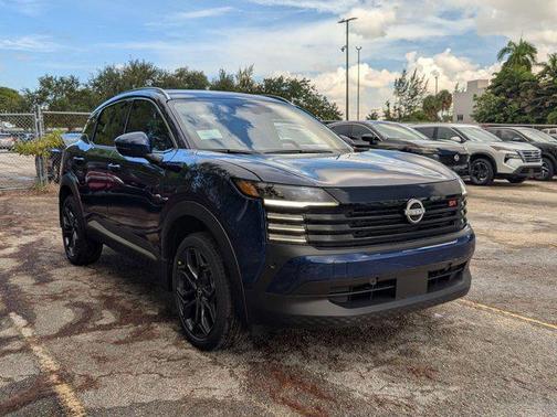 2025 Nissan Kicks SR