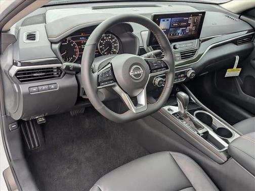 2025 Nissan Altima SR FWD