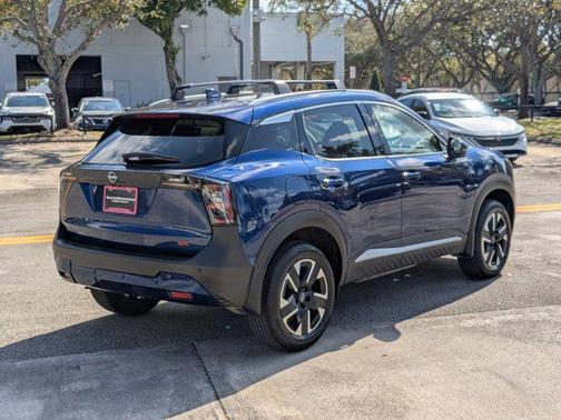 2025 Nissan Kicks SR