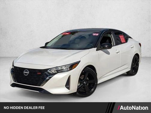 Aspen White Tricoat/Super Black 2025 Nissan Sentra SR