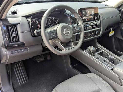 2025 Nissan Pathfinder SV FWD