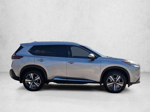 Champagne Silver Metallic 2021 Nissan Rogue SL