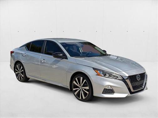 2022 Nissan Altima SR FWD