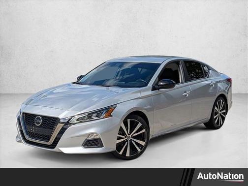 2022 Nissan Altima SR FWD