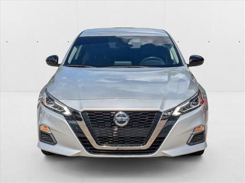 2022 Nissan Altima SR FWD