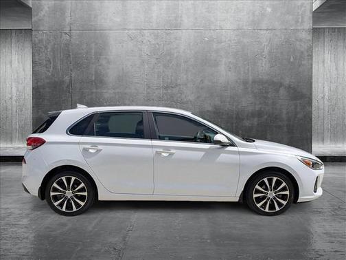 2020 Hyundai Elantra GT Base