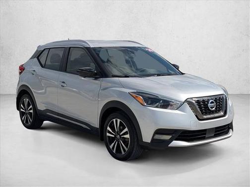 Brilliant Silver Metallic 2020 Nissan Kicks SR