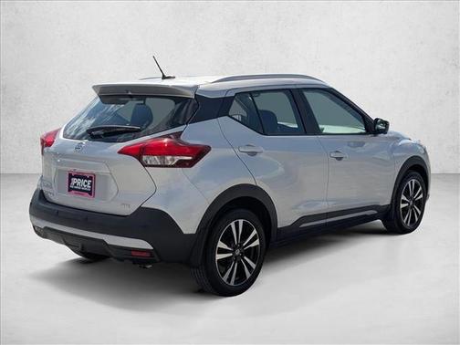Brilliant Silver Metallic 2020 Nissan Kicks SR