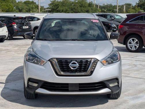Brilliant Silver Metallic 2020 Nissan Kicks SR