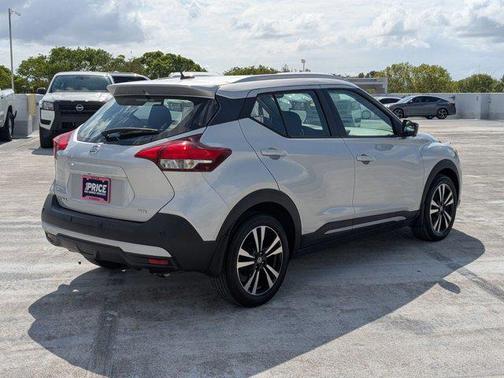 Brilliant Silver Metallic 2020 Nissan Kicks SR