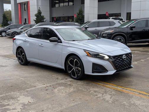 2023 Nissan Altima SR FWD