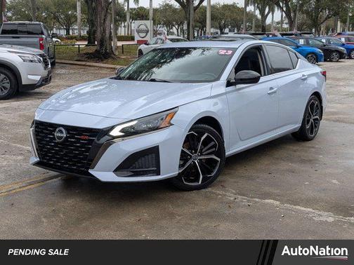 2023 Nissan Altima SR FWD