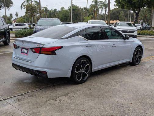 2023 Nissan Altima SR FWD